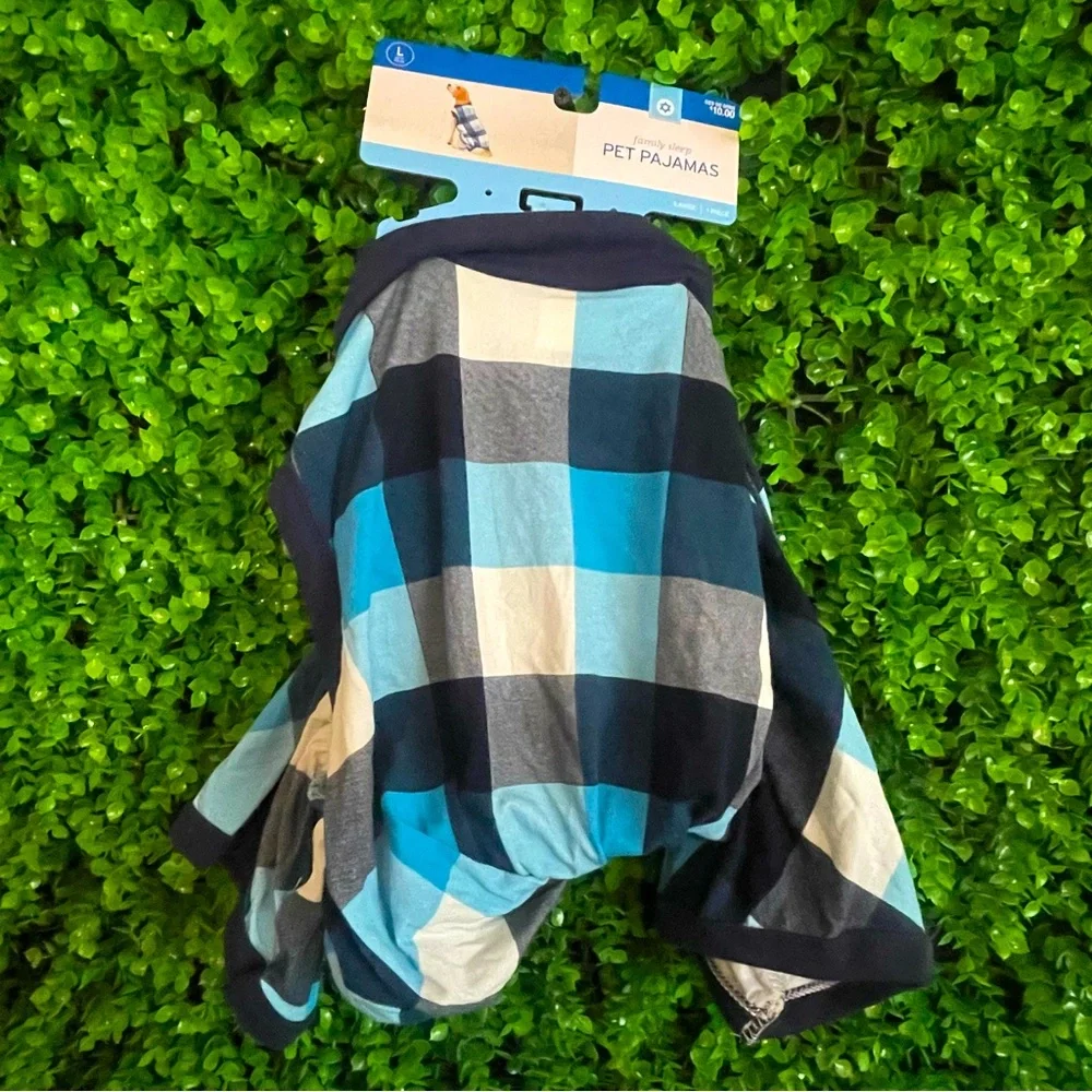 Dog Blue and White Buffalo Plaid Pajamas Size Large NWT